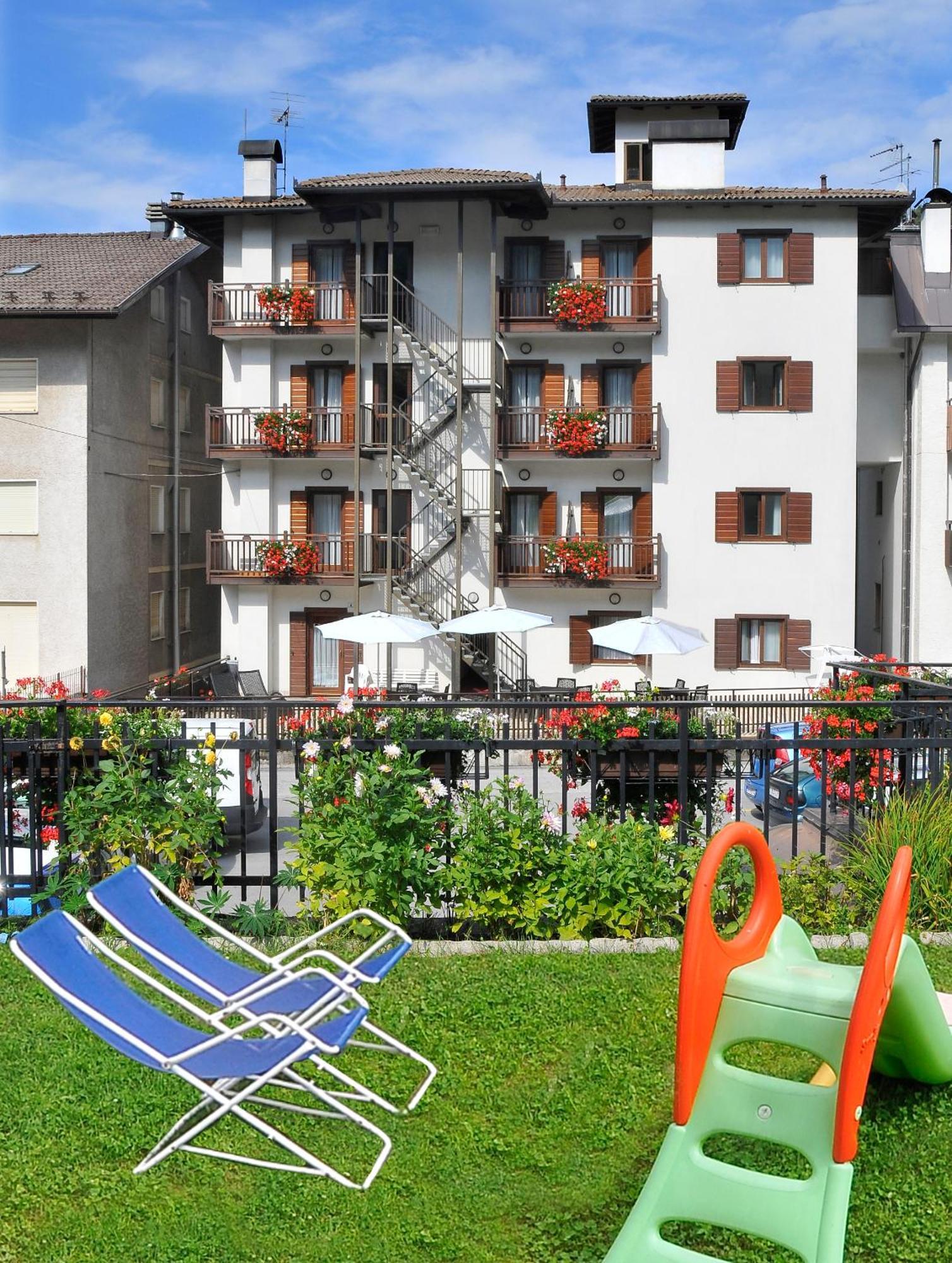 Hotel Italia Baselga di Pinè Eksteriør bilde